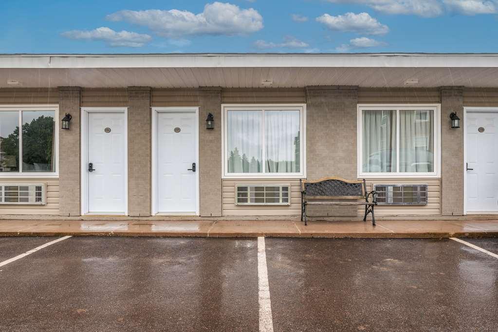 Canadas Best Value Inn&Suites-Charlottetown Exterior foto