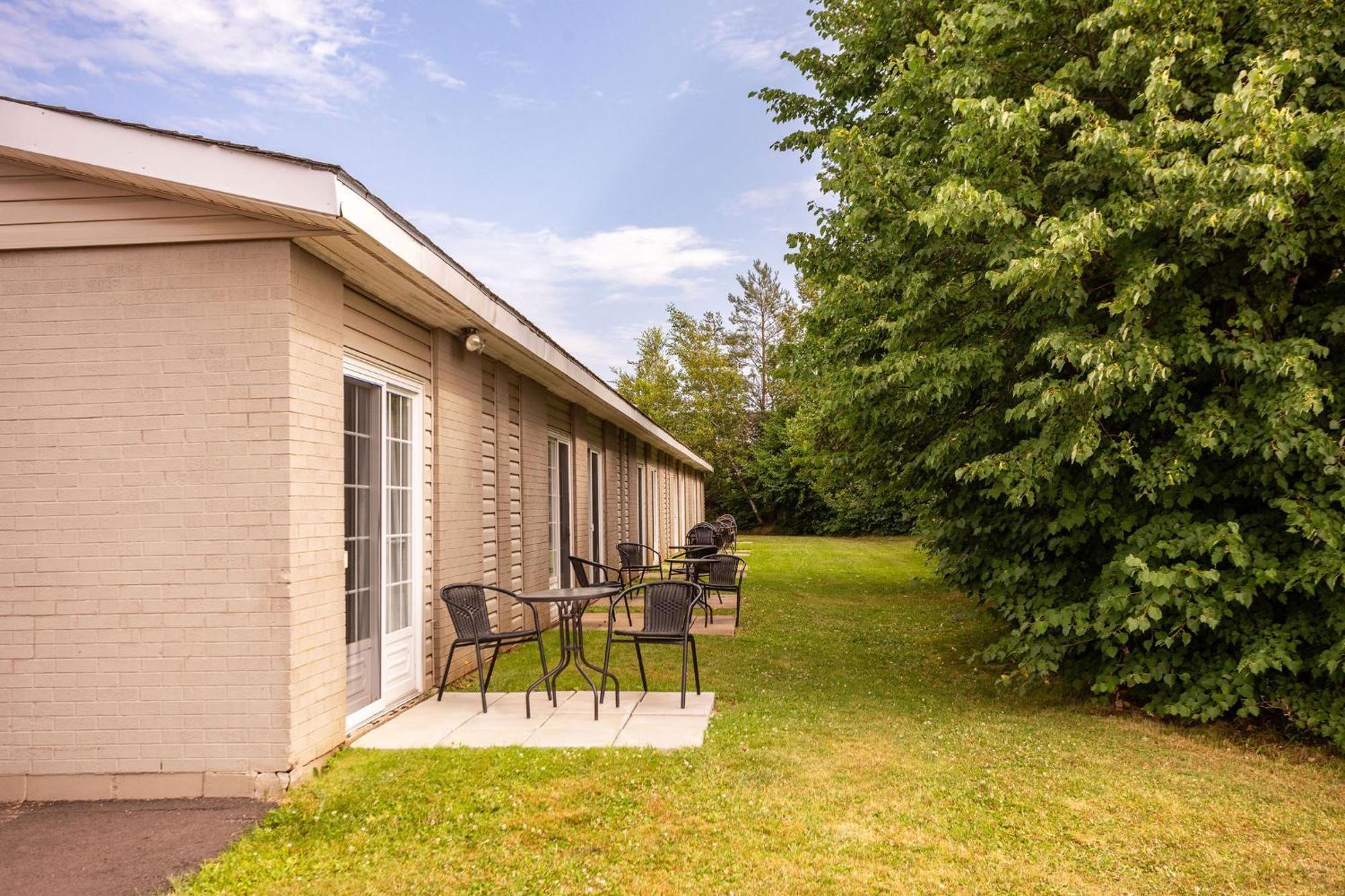 Canadas Best Value Inn&Suites-Charlottetown Exterior foto