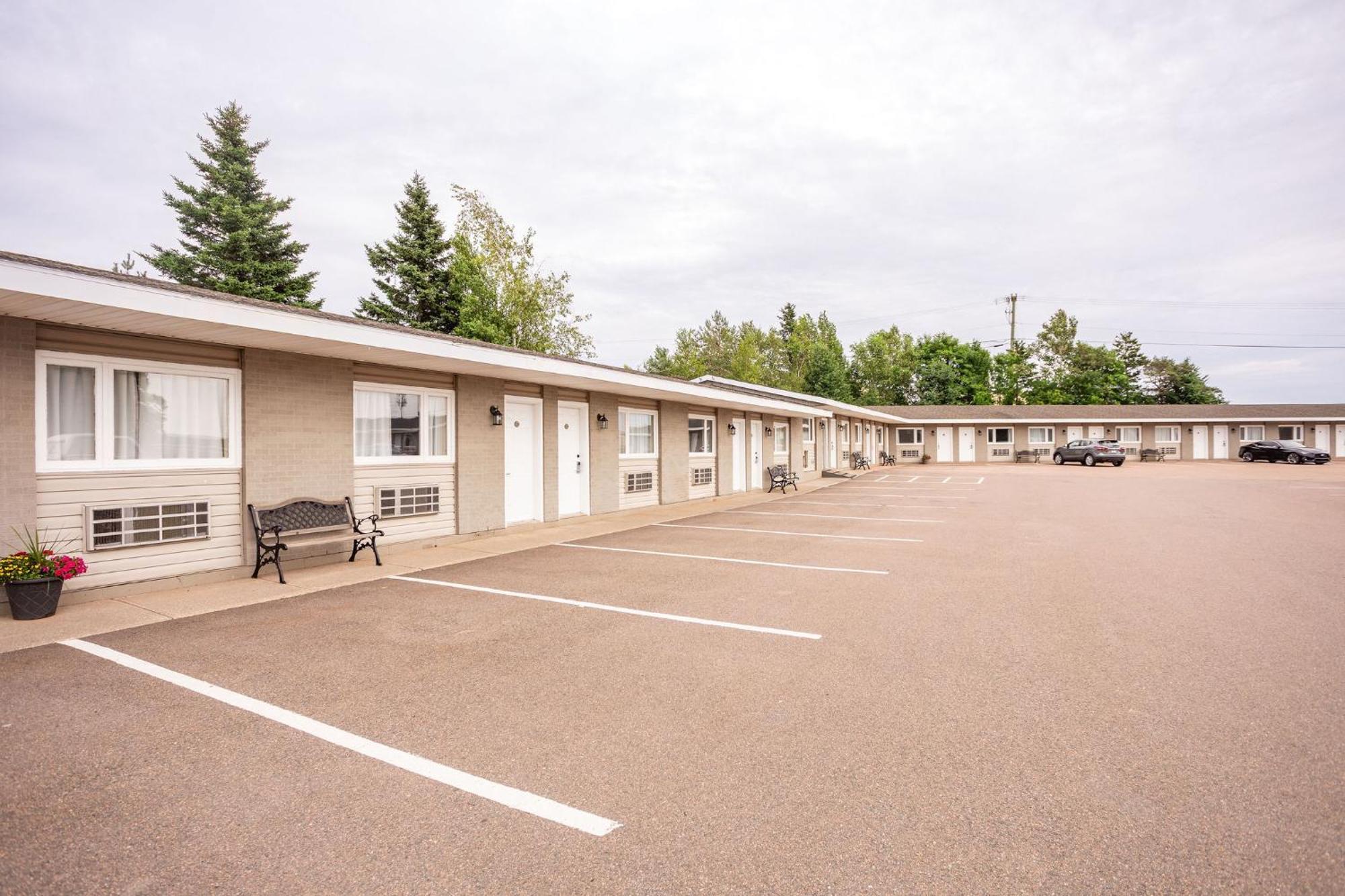 Canadas Best Value Inn&Suites-Charlottetown Exterior foto