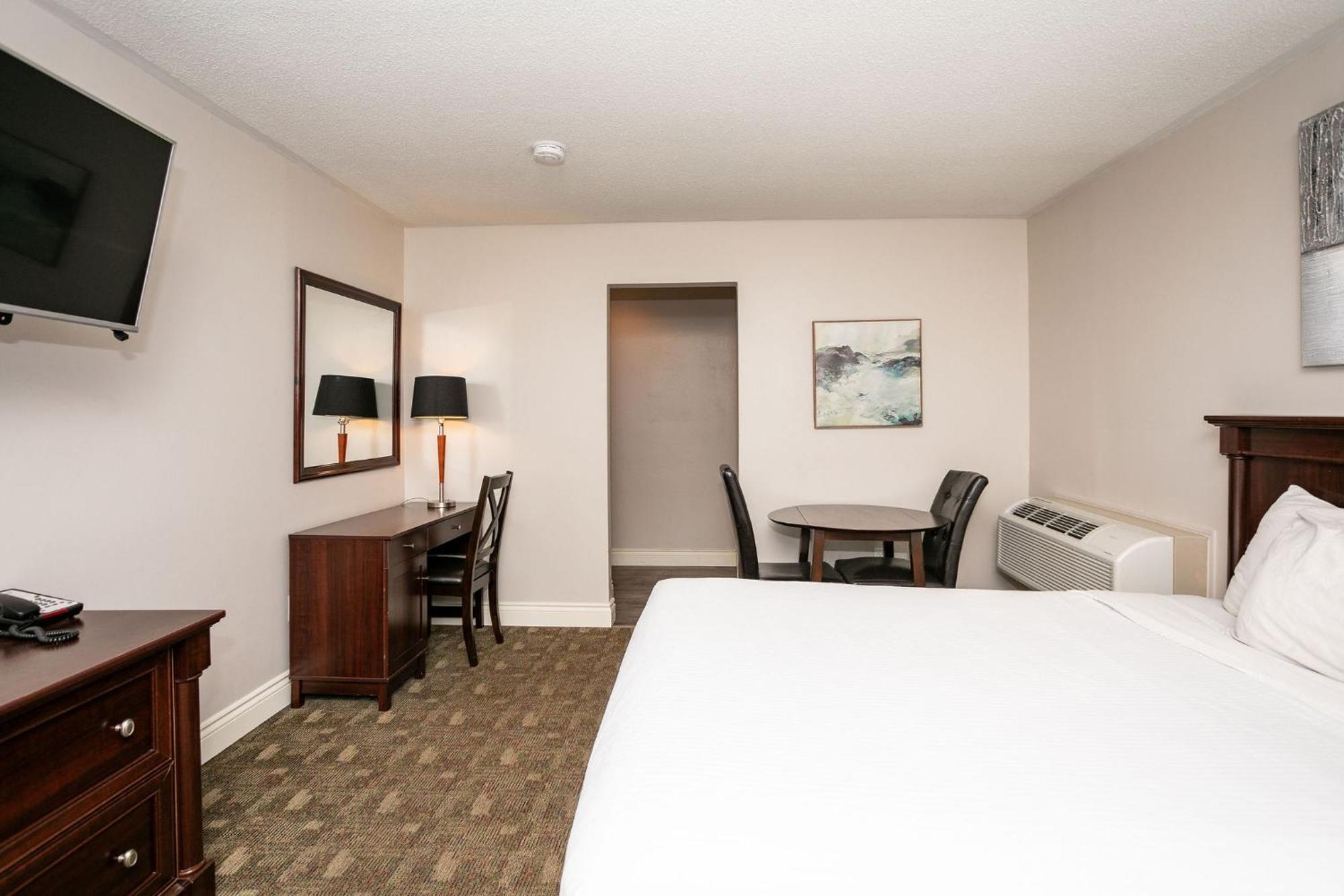 Canadas Best Value Inn&Suites-Charlottetown Exterior foto